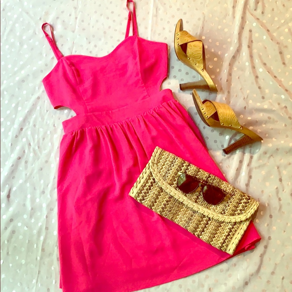 🌸 NWT hot pink dress with cutouts
